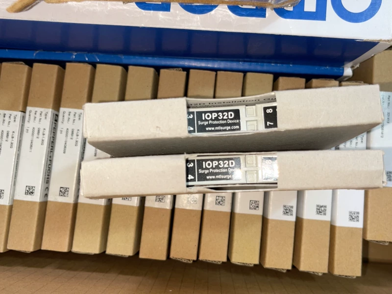 EATON IOP32D I/O Module for Industrial Automation