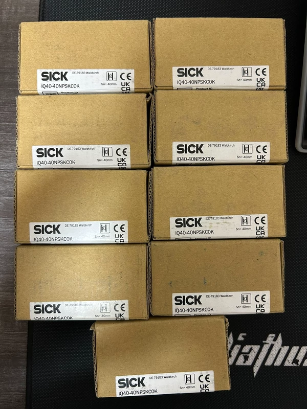 Inductive Proximity Sensor SICK IQ40-40NPSKC0K 1071850 PNP