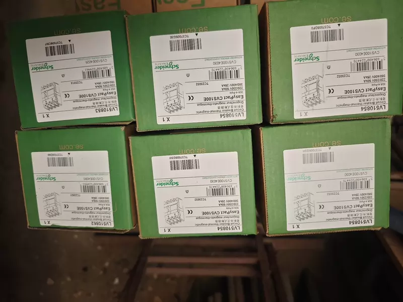 Schneider LV510854 Circuit Breaker for Industrial Use