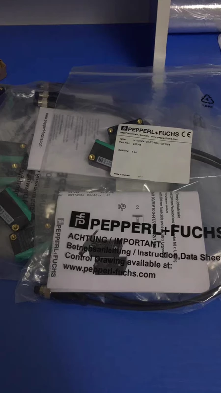 Retro-reflective Sensor PEPPERL+FUCHS M100/MV100-RT - Reliable