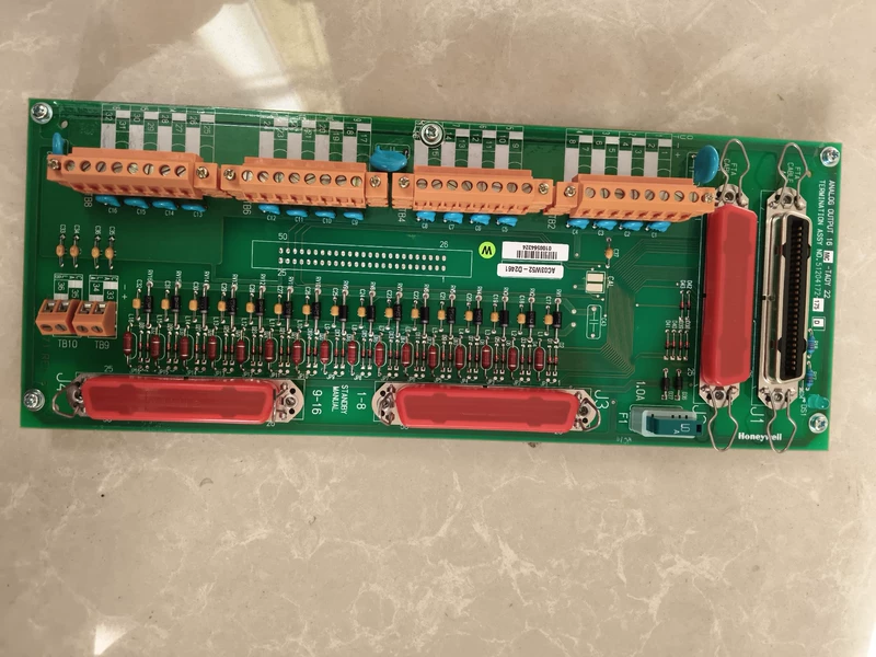 Honeywell MC-TAOY22 51204172-175D Analog Output Module