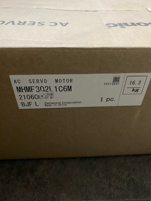 Panasonic MHMF302L1C6M Servo Motor for Precision Motion