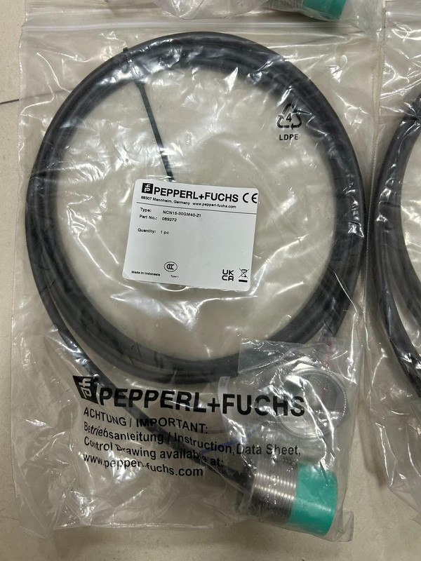 Inductive Sensor 15mm Range PEPPERL+FUCHS NCN15-30GM40-Z1 M30