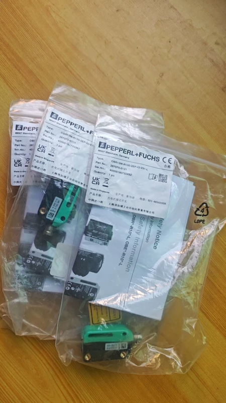 PEPPERL+FUCHS OBR12M-R100-2EP-IO-V31-L Photoelectric Sensor