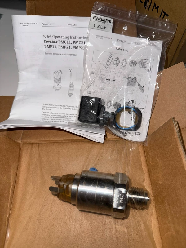 Endrrss+Hause PMC21-1PC4/101 Pressure Sensor for Industrial Use