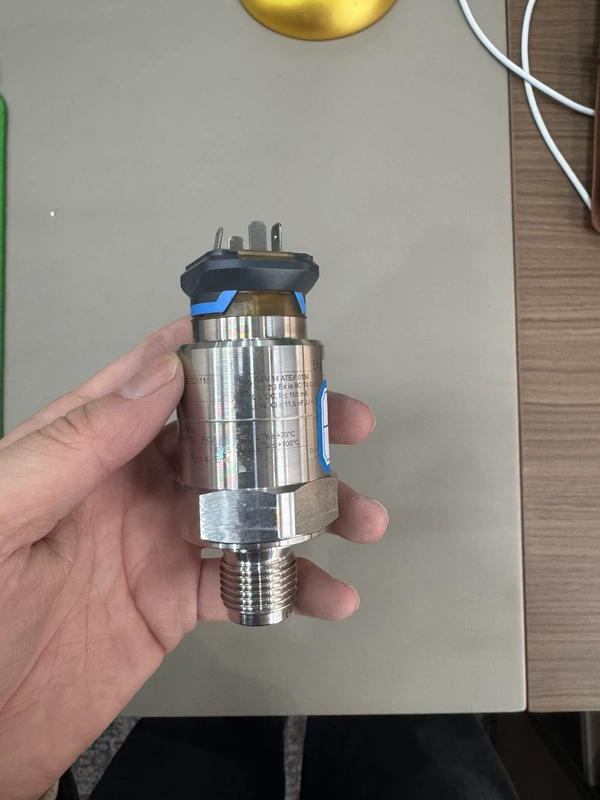 E+H PMC21-AA1M1HBVWJA Pressure Sensor for Industrial Use