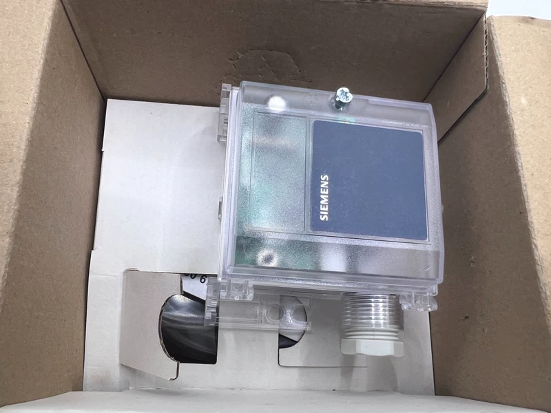 Siemens QBM3120-3 Pressure Sensor for HVAC Building Automation