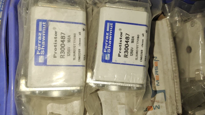 Ferraz Shawmut R300487 Semiconductor Fuse 300A 600V
