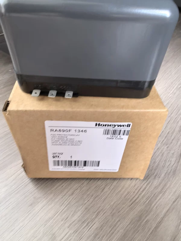 Honeywell RA890F1346 Burner Controller for Industrial Use