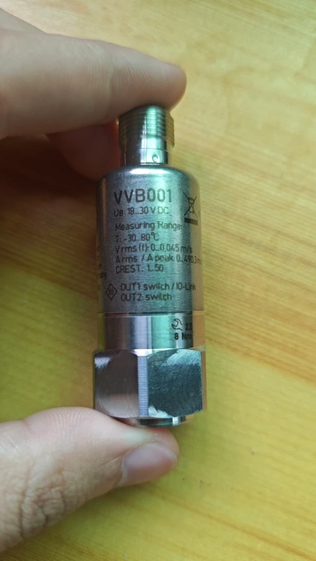 IFM VVB001 Vibration Sensor for Industrial Monitoring