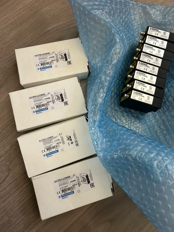 Diffuse Reflective Sensor Schneider XUYPS1LCO965S for Automation