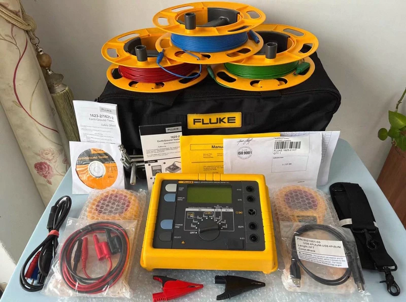 FLUKE 1625-2KIT Ground Resistance Tester Industrial