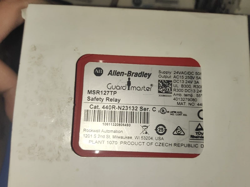 Allen-Bradley 440R-N23132 Safety Relay for Machine Protection