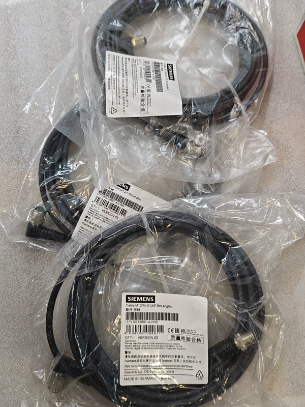SIEMENS 6GT2891-4JH50 Connecting Cable for Industrial Automation