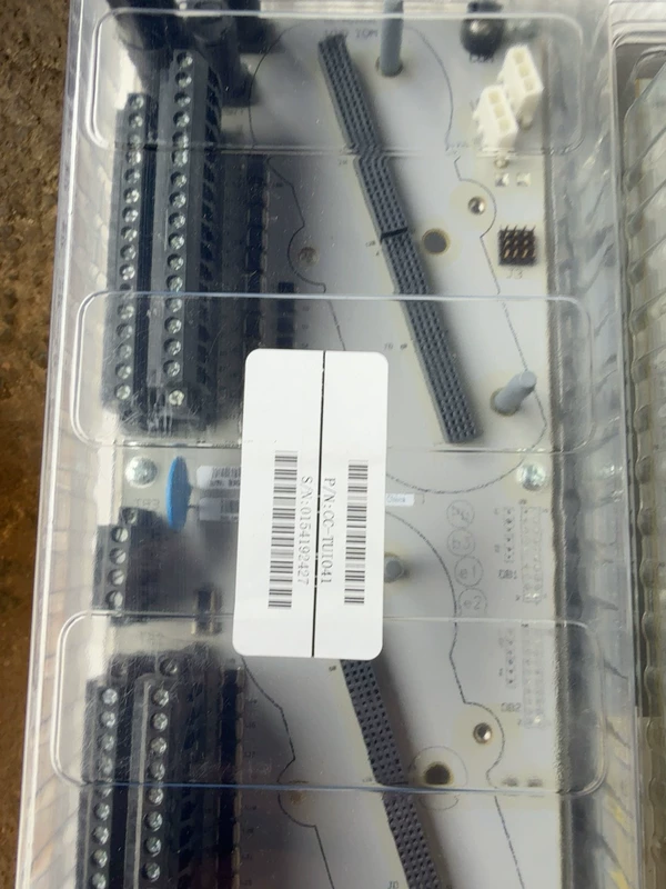 Honeywell CC-TUIO41  0154192427 I/O Base Module