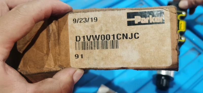 parker D1VW001CNJC Solenoid Valve 24V DC Hydraulic