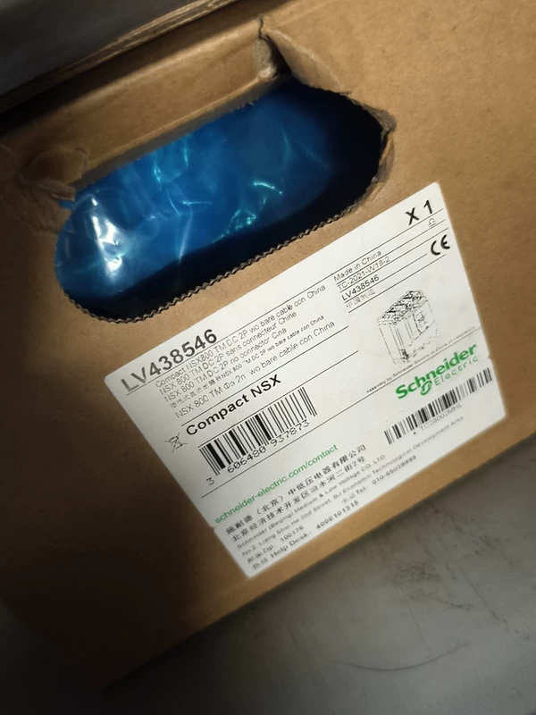 Schneider LV438546 Molded Case Circuit Breaker 400A