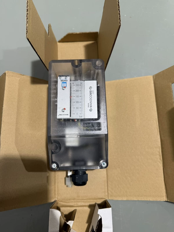 pinda MANOCOMB-IP65/1K/VA Pressure Switch for Industrial Use