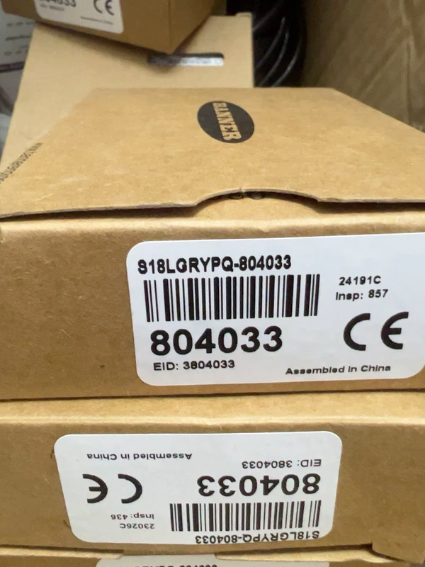 BANNER S18LGRYPQ-804033 Photoelectric Sensor for Automation