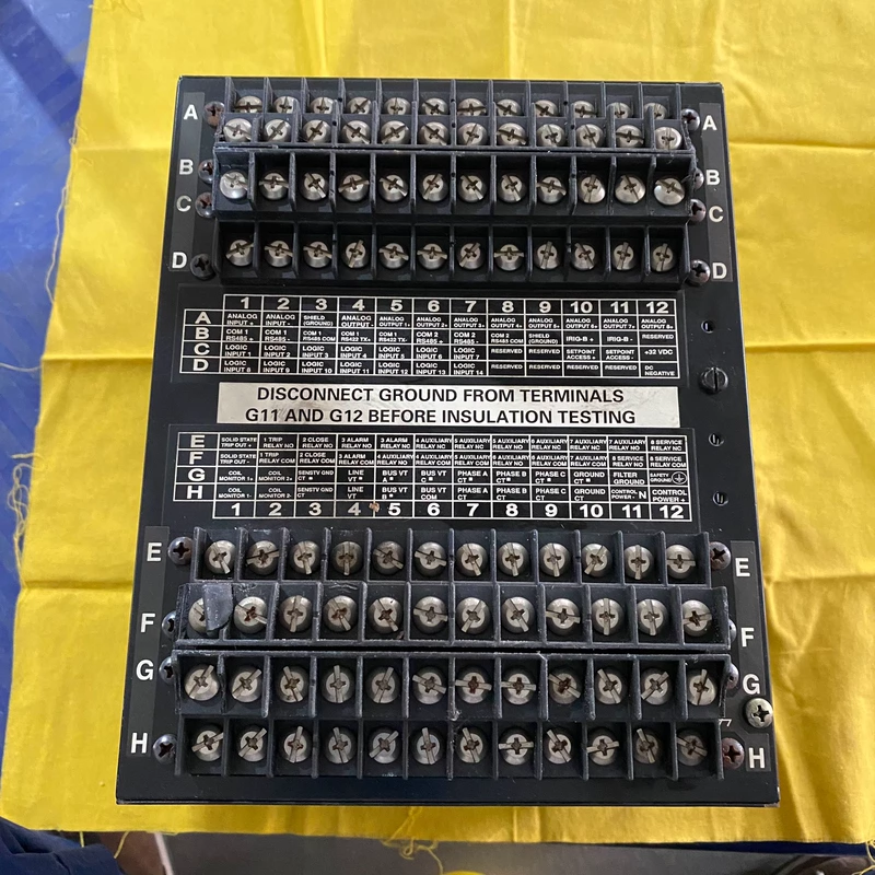 GE SR750-CASE 750-P5-G1-S1-HI-A20-R Feeder Relay