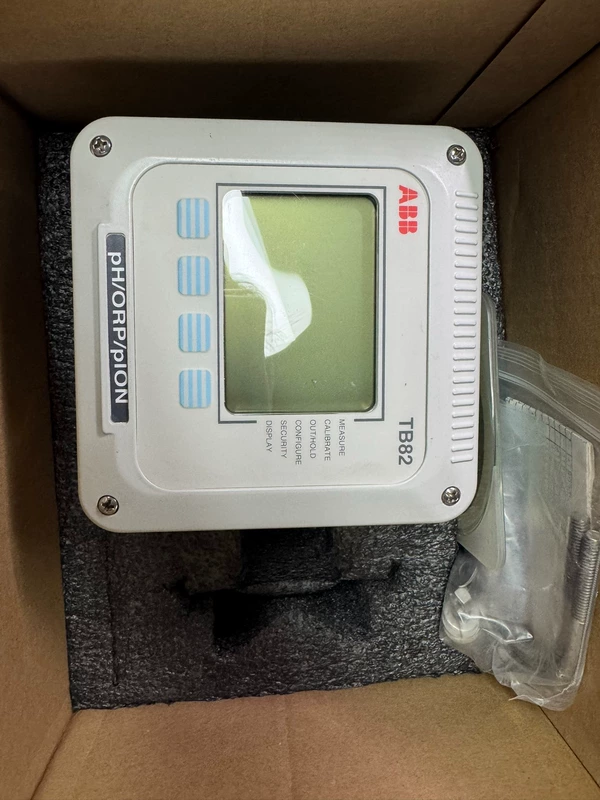 ABB TB82PH1010111 pH Transmitter for Industrial Process