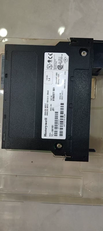 Honeywell TC-IAH161 97062577 B01 Analog Input Module