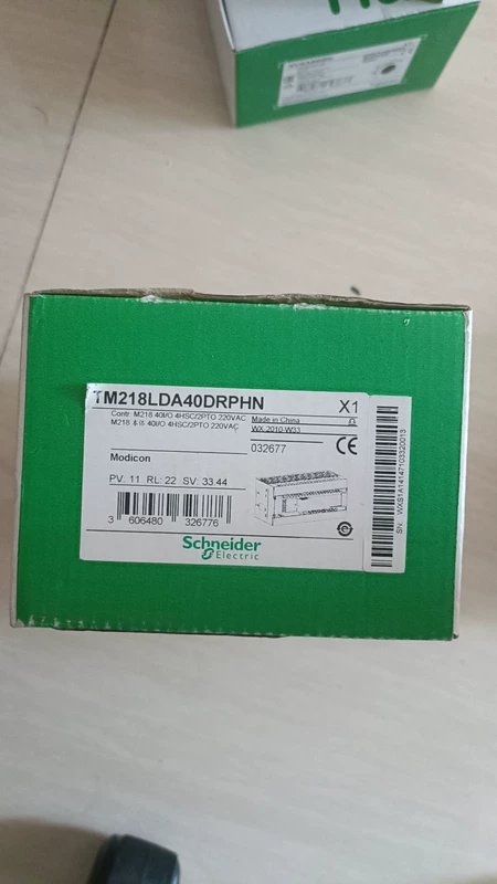 Schneider TM218LDA40DRPHN PLC for Advanced Automation