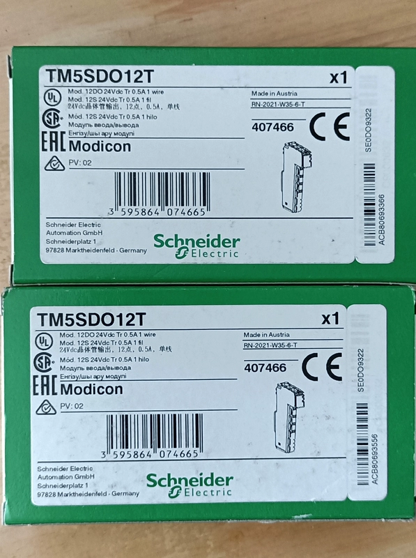 Schneider TM5SDI12T Digital Input Module for PLC Systems