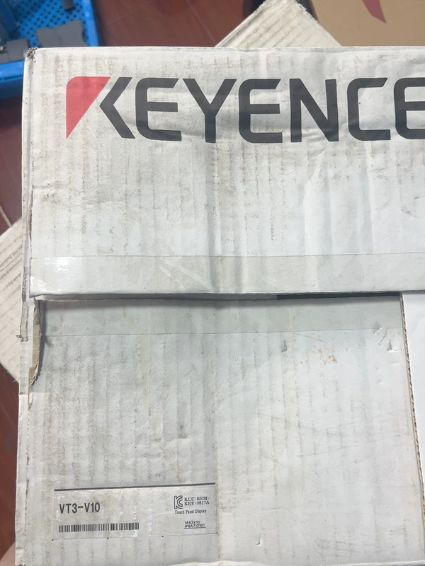 KEYENCE VT3-V10 Touch Screen HMI for Factory Control