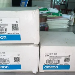 8-Digit Totalizing Counter Omron H7HP-C8D12 12-24VDC